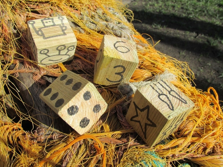 DIY wooden block dice